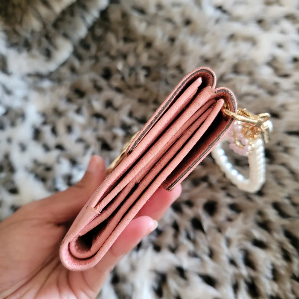 SALE🎉 Authentic Gucci Pink Leather Compact Wallet - Picture 7 of 13